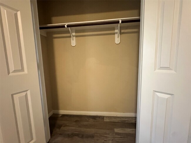 Building Photo - 16697 E Hammon