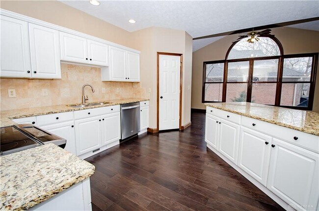 Building Photo - 2719 Sycamore Ridge Ct