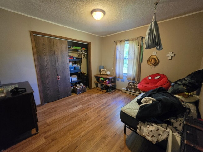 Building Photo - 2 Bedroom, 1 Bathroom with Attached Garage & Patio