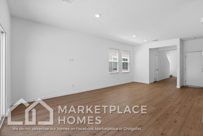 Building Photo - 2650 Marlette Ave
