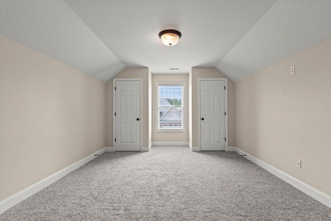 Building Photo - 288 Big Oak Ln