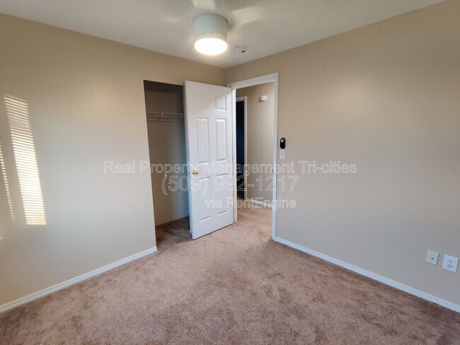 Building Photo - 4776 Mt Adams View Dr