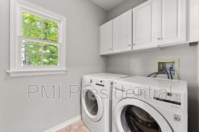 Building Photo - 1809 Winding Way