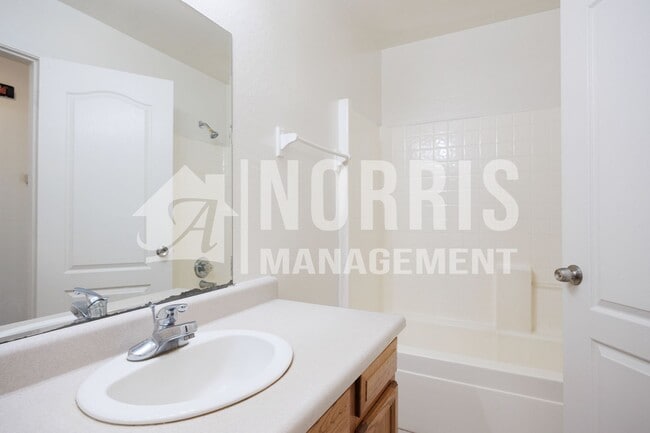 Building Photo - Freshly Updated Home in Arizona City