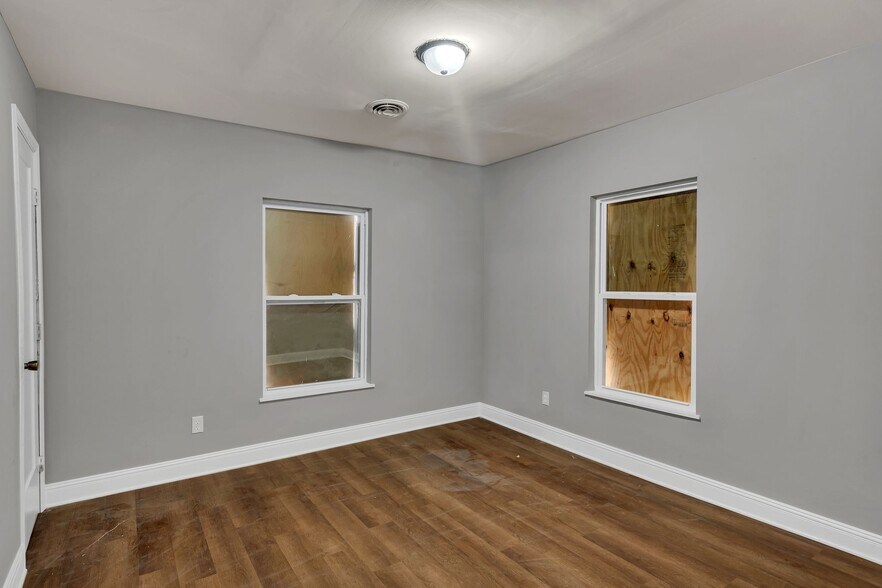 Building Photo - 3405 Gwen Dr
