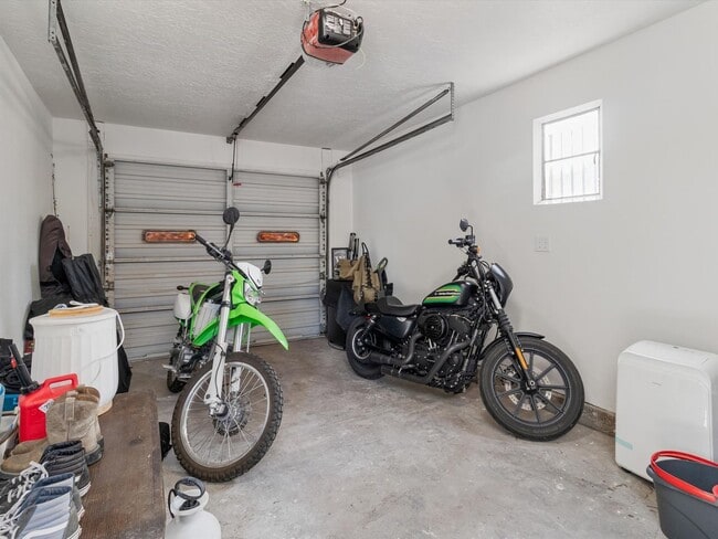 Building Photo - Unfurnished | 2 Bed / 1 Bath | NE Albuquer...