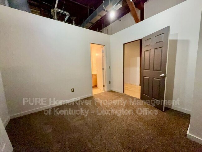 Building Photo - 222 Bolivar St