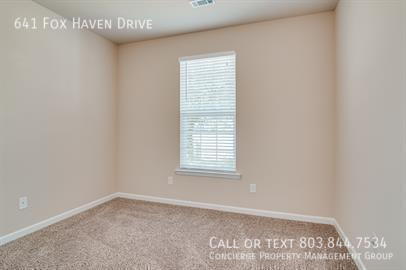 Building Photo - 641 Fox Haven Dr