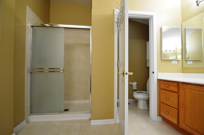 Building Photo - 8095 Boulder Ct