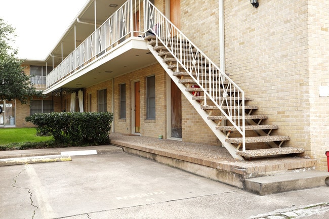 Building Photo - McKinney Arms Apartments