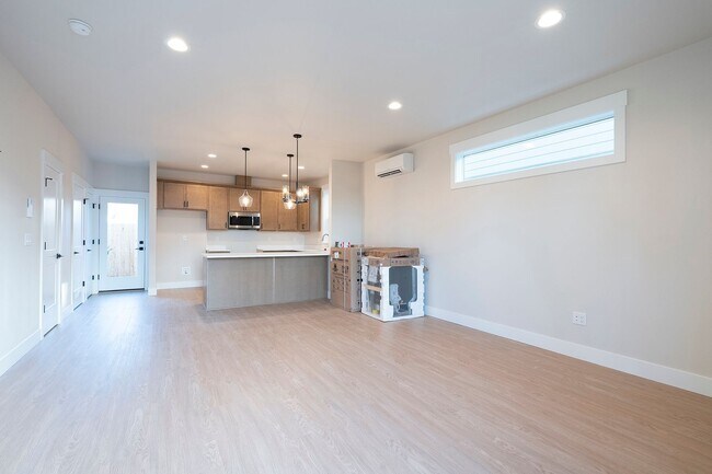 Building Photo - 2 Weeks Free W/ Approved Application By 08...