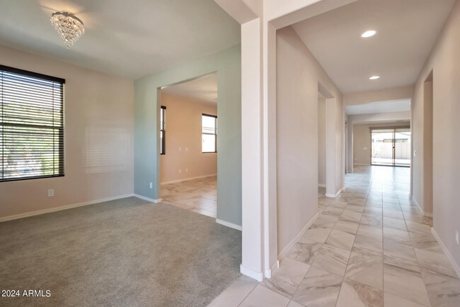 Building Photo - 5653 S Winchester