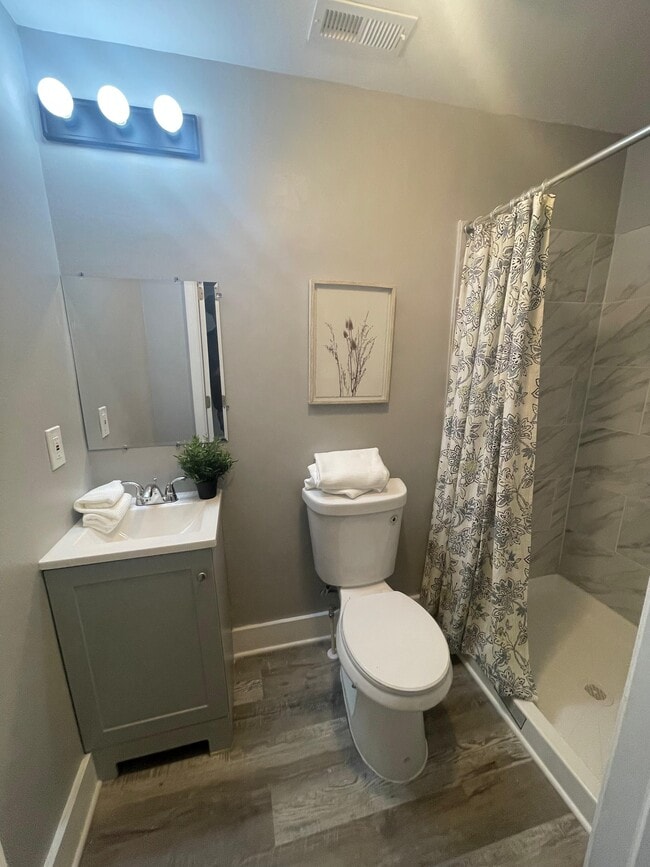 Building Photo - 645 Dumbarton Ave