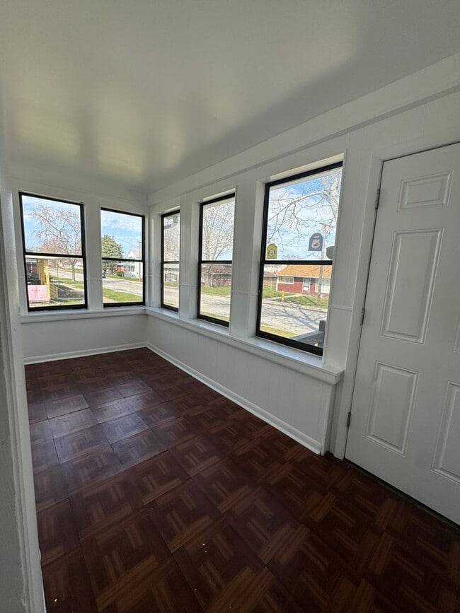 Building Photo - 2 Bedroom 1 Bathroom House in Calumet City...