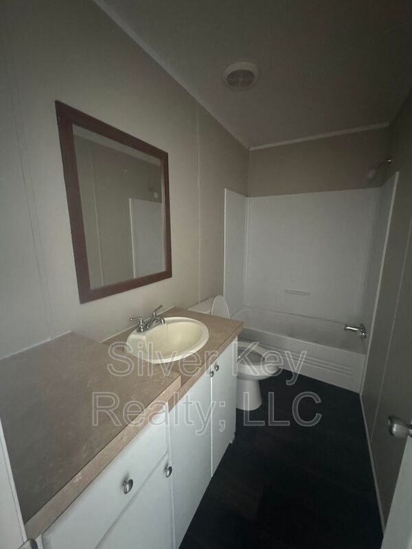 Building Photo - 3000 US-11