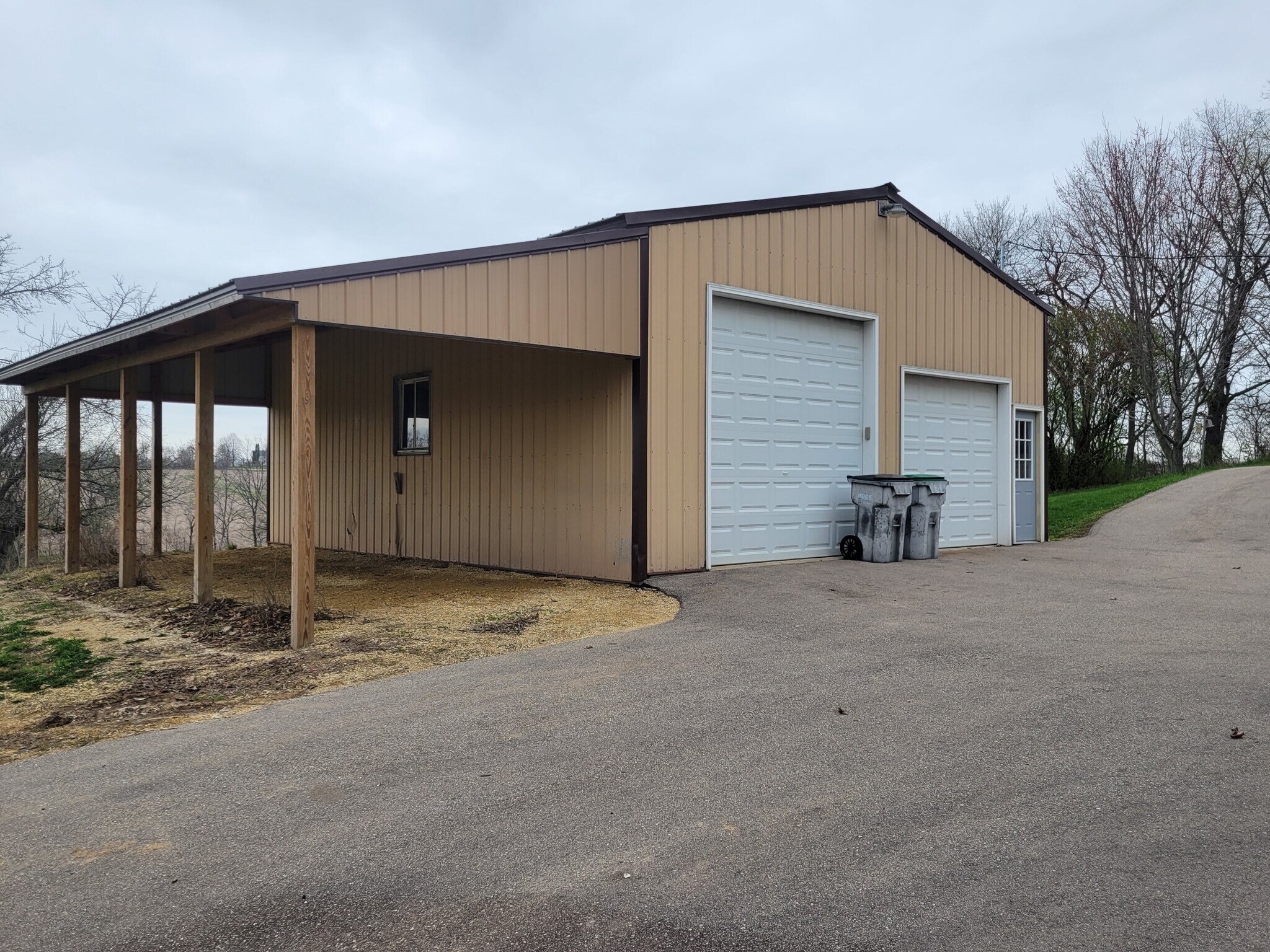 Building Photo - 5727 E Freedom Ln