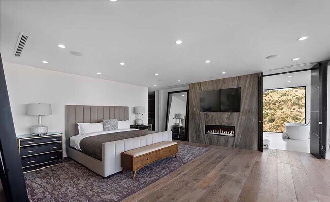 Building Photo - 2110 Hercules Dr