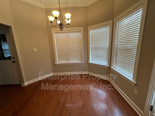 Building Photo - 6880 Lagrange Pines Rd