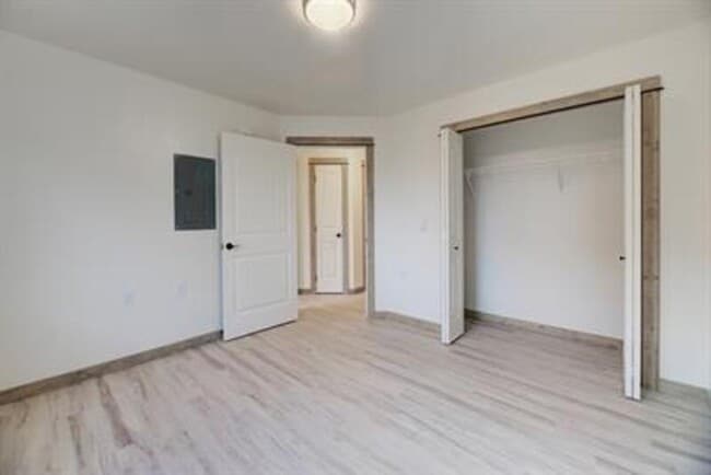 Building Photo - 3105 Cooney Dr