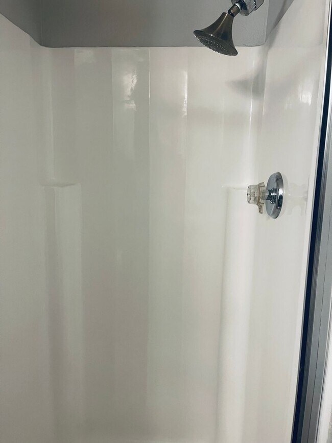 Building Photo - COMING SOON! Great Townhouse with 2 Bedrooms 2 Bath!