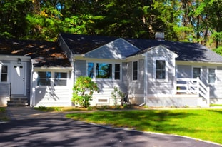 Building Photo - 113 Central St