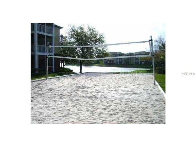 Building Photo - Ground level nice condo