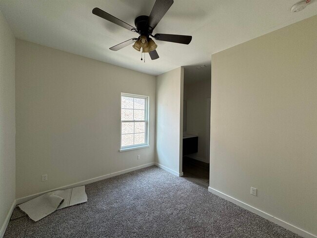 Building Photo - 210 Veracruz Dr