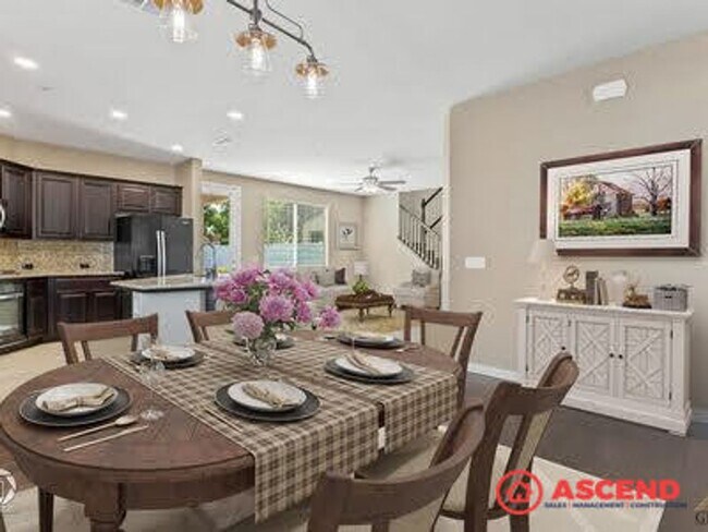 Building Photo - Stunning 4 bedroom Home In Gated Community!