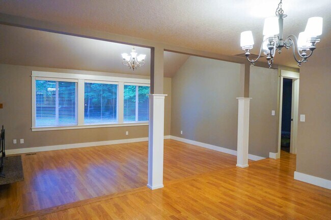 Building Photo - Beautiful 3 Bedroom Home in Wilsonville