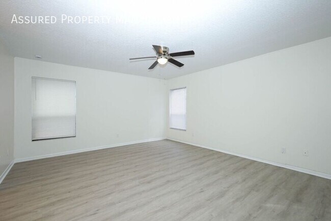 Building Photo - 301 Dryberry Way