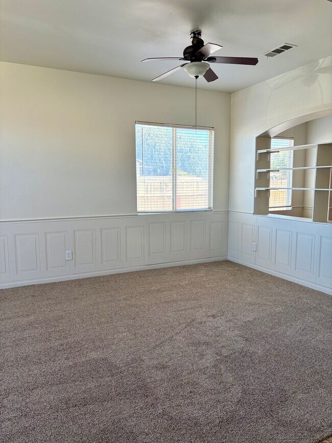 Building Photo - 118 Emerald Isle Way