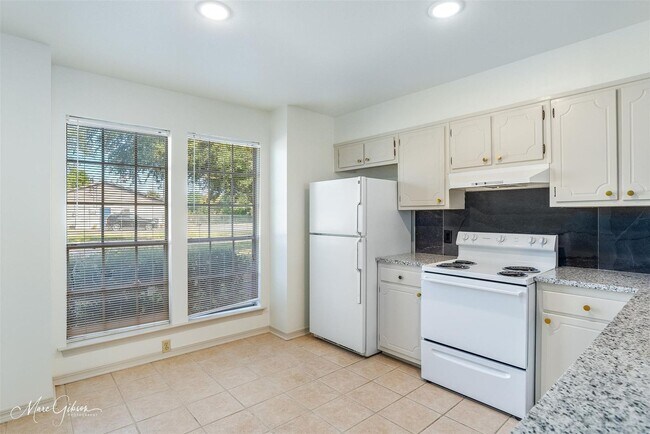 Building Photo - Shreveport townhome for rent