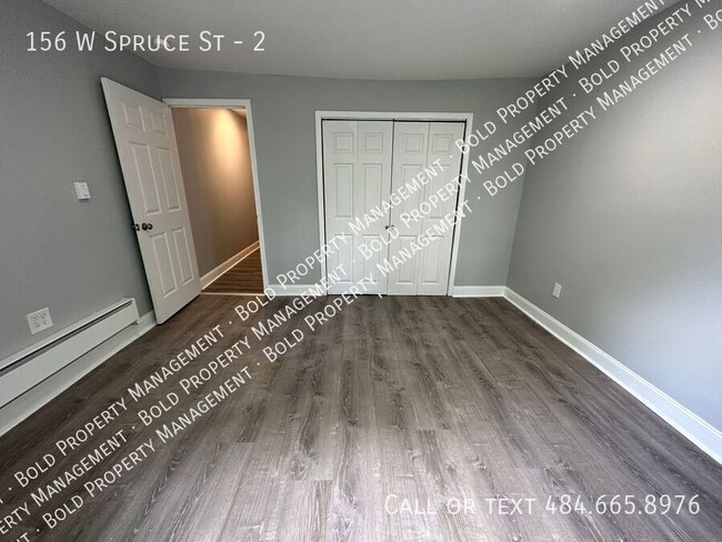 Building Photo - Two bedroom 2nd floor Tamaqua apartment w ...