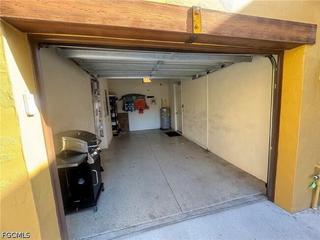 Building Photo - 11875 Izarra Way