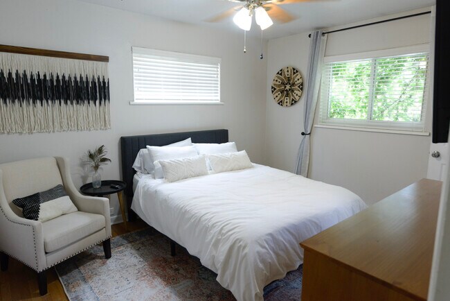 Upstairs bedroom #1 with attached bathroom - 932 S Holly St