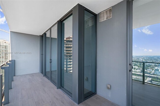 Building Photo - 88 SW 7th St