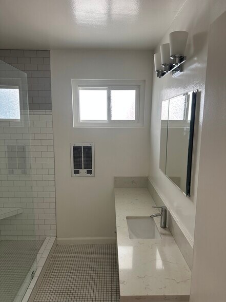 Building Photo - 6070 Pickford St