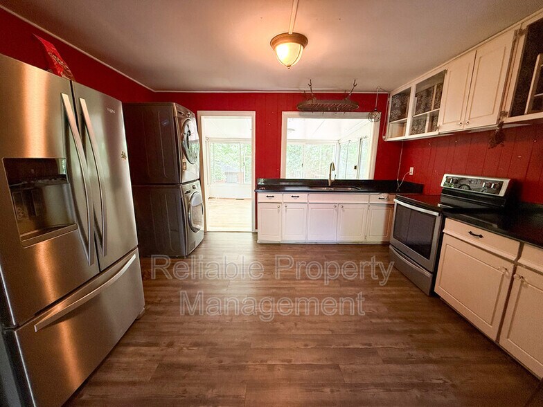 Building Photo - 1408 Kelly Rd