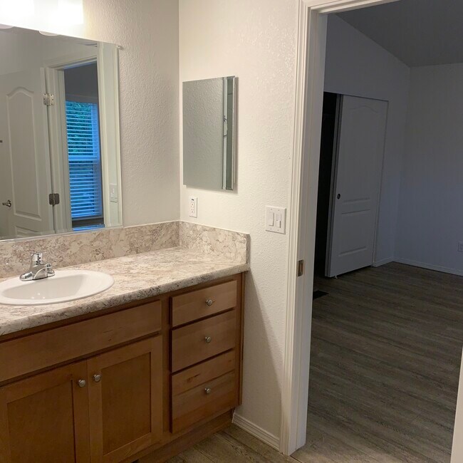 Master Bathroom - 2465 Melru Ln
