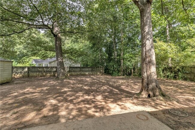 Building Photo - 7955 Trinity Park Dr
