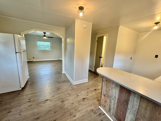Building Photo - 2073 Castleton Rd