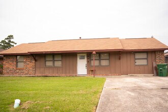 Building Photo - 516 Magnolia Dr