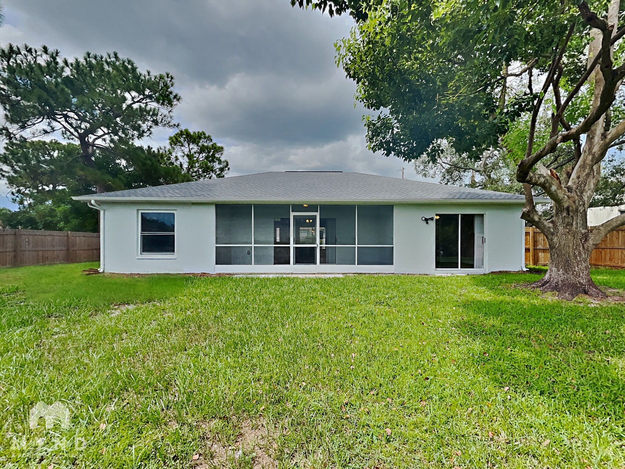 Building Photo - 2069 Banbury Ln