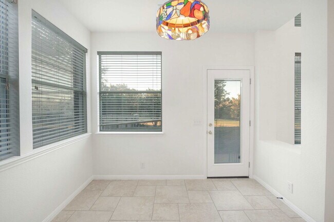 Building Photo - 2514 Crenshaw Dr