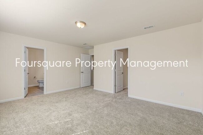 Building Photo - 4 Bedroom Home with 2nd Floor Loft- Kitchen Island & 2-Car Garage – Convenient Raleigh Location