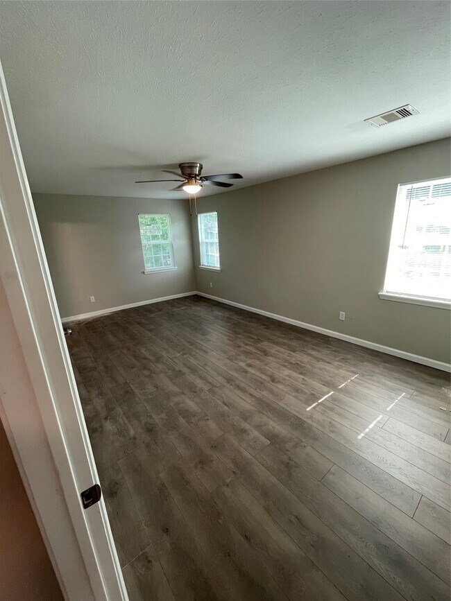 Building Photo - 3211 Retta St