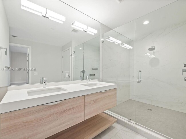 Building Photo - 16385 Biscayne Blvd