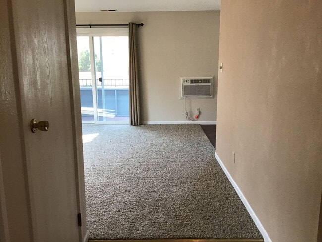 Building Photo - Apartment in Carson Park Condominium