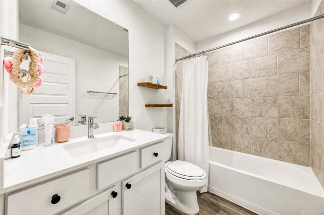 Building Photo - 3238 Derry Hill Dr