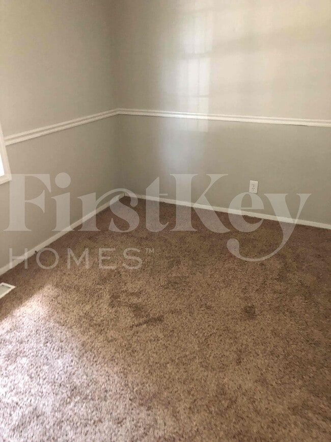 Building Photo - 127 Saugatuck Rd